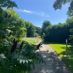 Idyllische Mit Terrasse Und Seezugang *