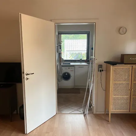 Idyllische Mit Terrasse Und Seezugang *