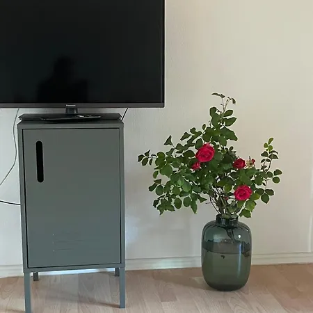 Idyllische Mit Terrasse Und Seezugang *