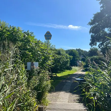 Idyllische Mit Terrasse Und Seezugang Daire *